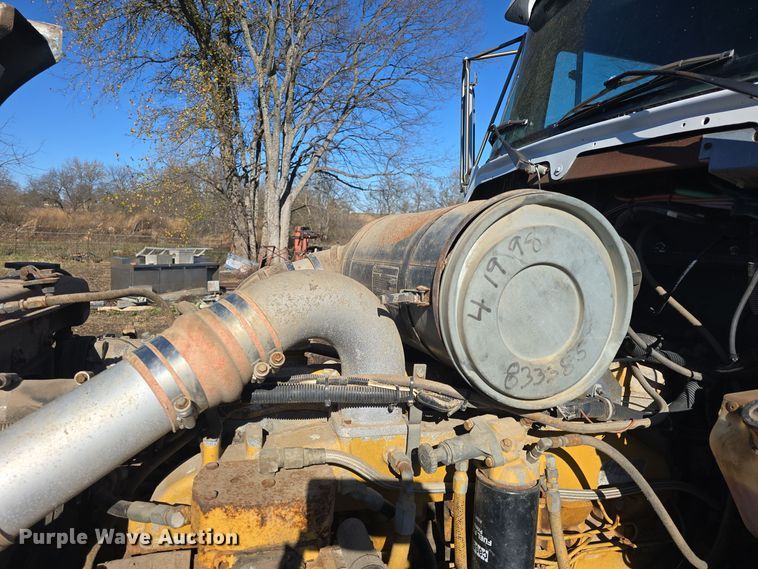 image for item EK2426 1990 Kenworth T600 semi truck