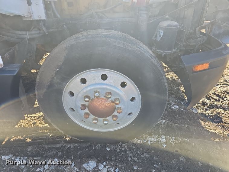 image for item EK2426 1990 Kenworth T600 semi truck