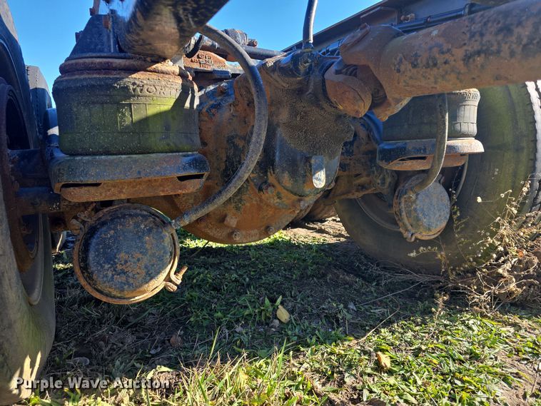 image for item EK2426 1990 Kenworth T600 semi truck