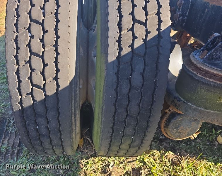 image for item EK2426 1990 Kenworth T600 semi truck