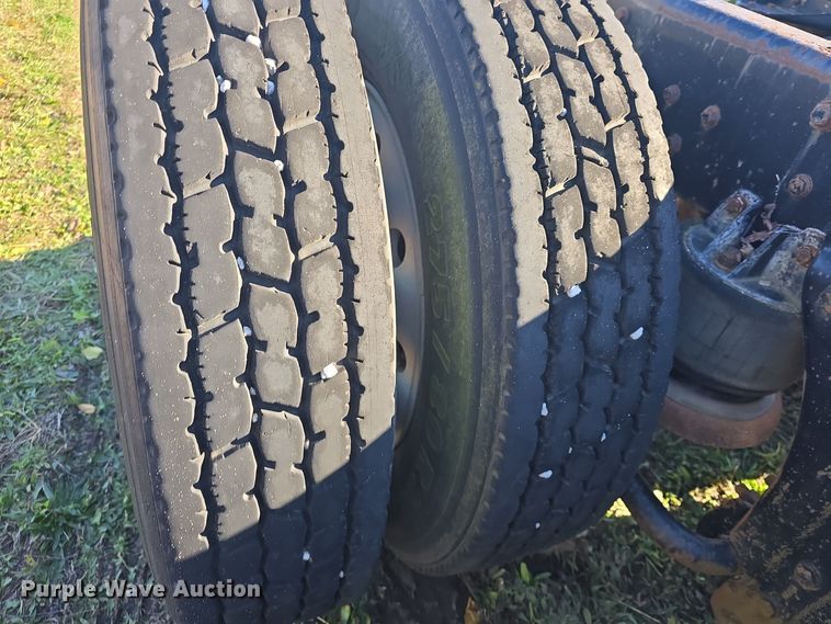 image for item EK2426 1990 Kenworth T600 semi truck