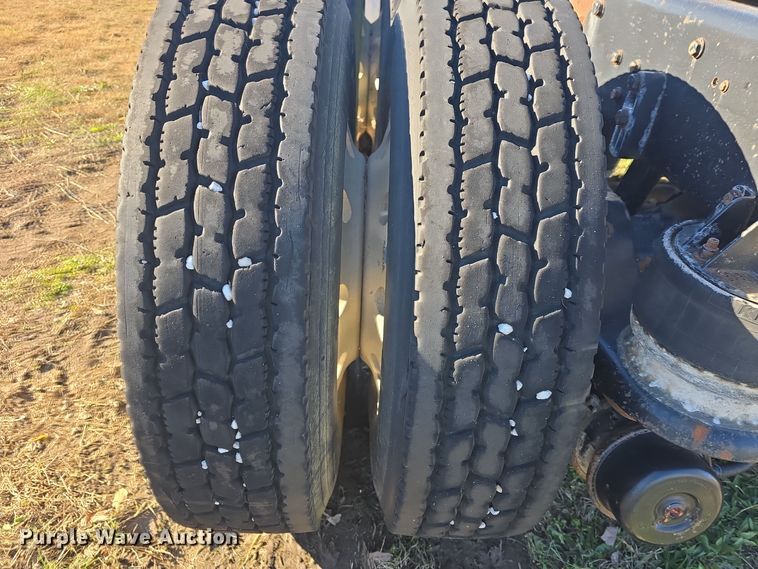 image for item EK2426 1990 Kenworth T600 semi truck