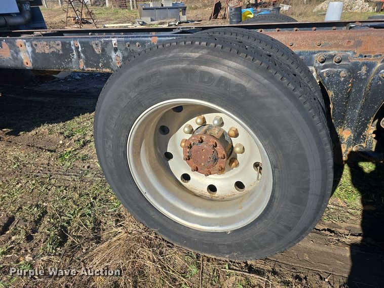 image for item EK2426 1990 Kenworth T600 semi truck