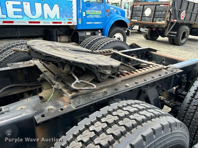 image for item EM0000 2015 Freightliner Cascadia 125 semi truck