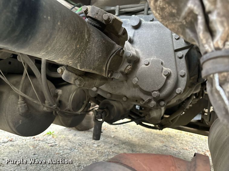 image for item EM0000 2015 Freightliner Cascadia 125 semi truck