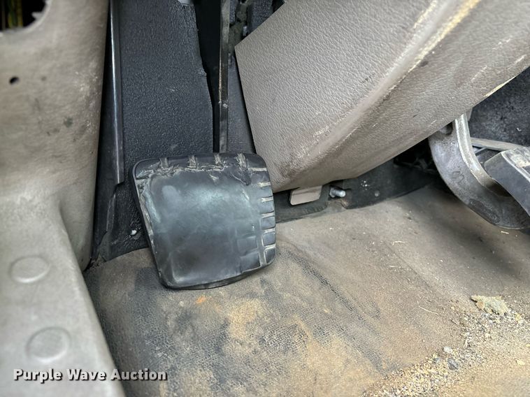 image for item EM0000 2015 Freightliner Cascadia 125 semi truck