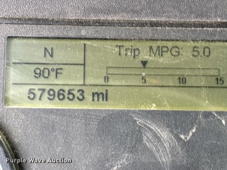 image for item EM0000 2015 Freightliner Cascadia 125 semi truck