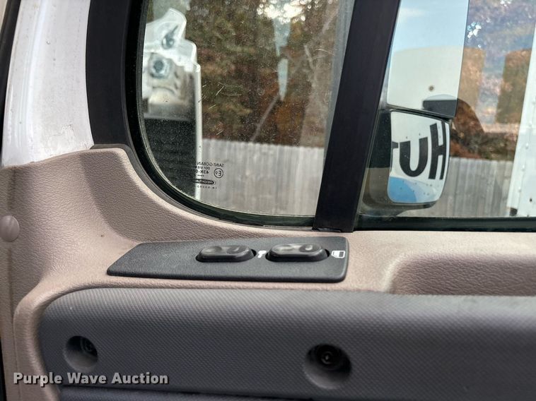 image for item EM0000 2015 Freightliner Cascadia 125 semi truck