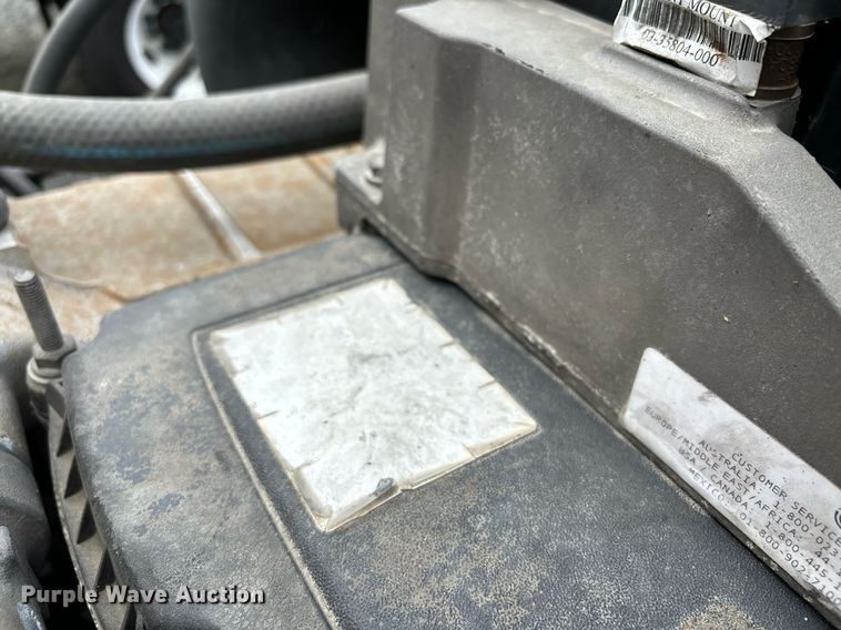 image for item EM0000 2015 Freightliner Cascadia 125 semi truck