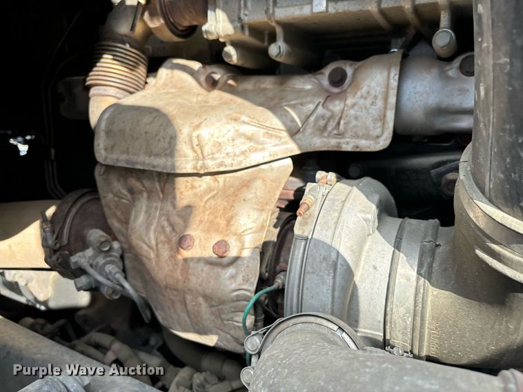 image for item EM0000 2015 Freightliner Cascadia 125 semi truck