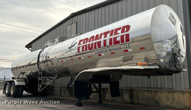 image for item EM0007 1985 Polar tank trailer