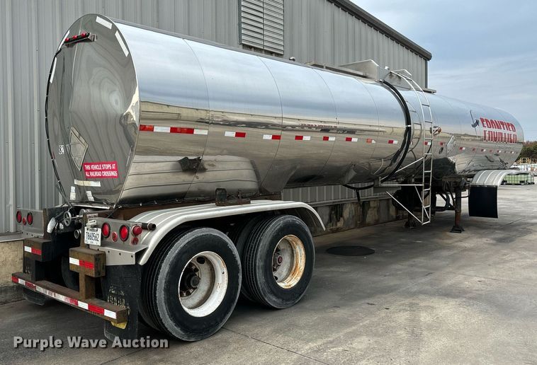 image for item EM0007 1985 Polar tank trailer