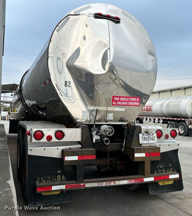 image for item EM0007 1985 Polar tank trailer