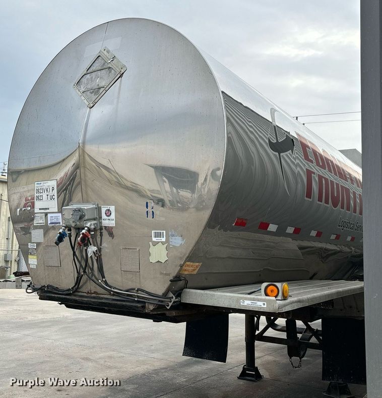 image for item EM0007 1985 Polar tank trailer