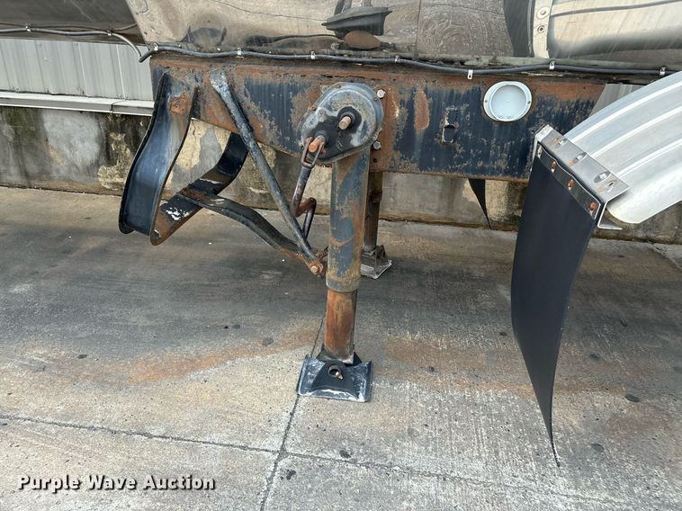 image for item EM0007 1985 Polar tank trailer