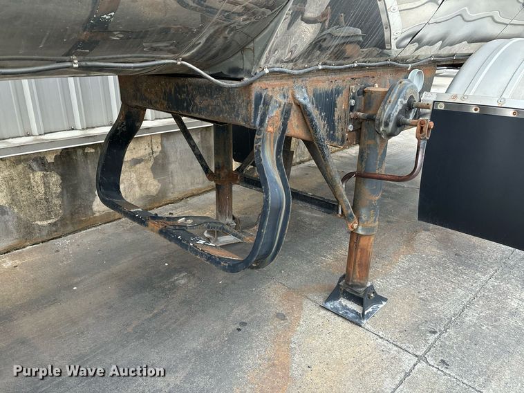 image for item EM0007 1985 Polar tank trailer