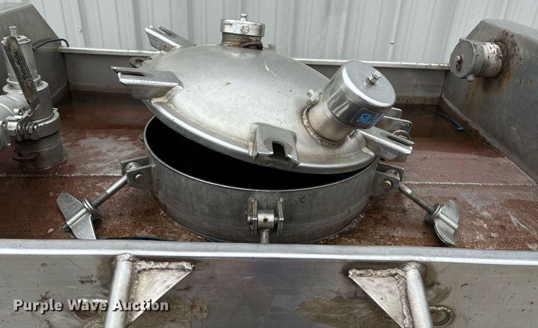 image for item EM0007 1985 Polar tank trailer