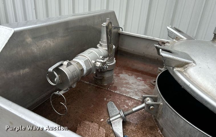 image for item EM0007 1985 Polar tank trailer