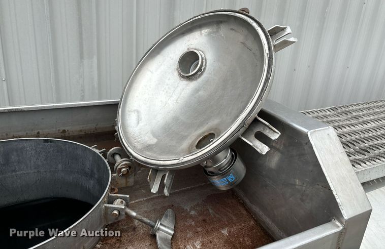 image for item EM0007 1985 Polar tank trailer