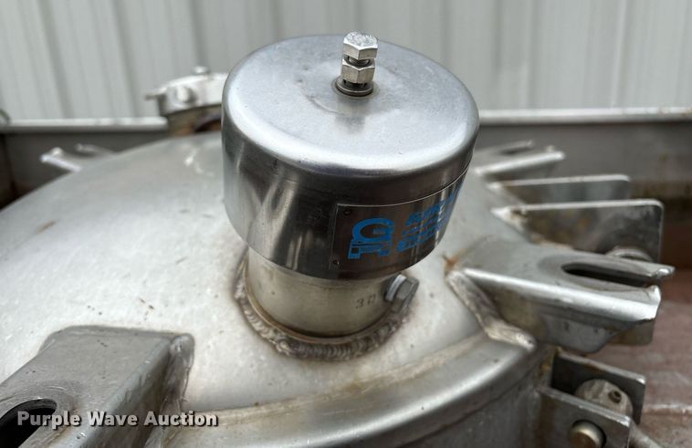 image for item EM0007 1985 Polar tank trailer