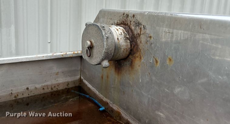 image for item EM0007 1985 Polar tank trailer