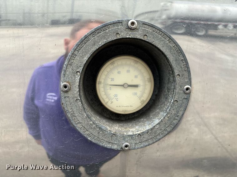 image for item EM0007 1985 Polar tank trailer