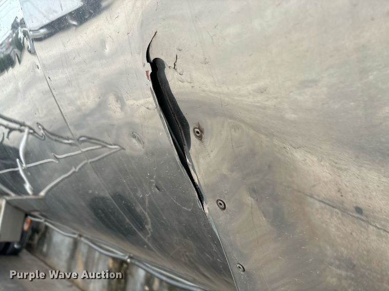 image for item EM0007 1985 Polar tank trailer