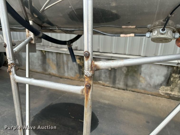 image for item EM0007 1985 Polar tank trailer