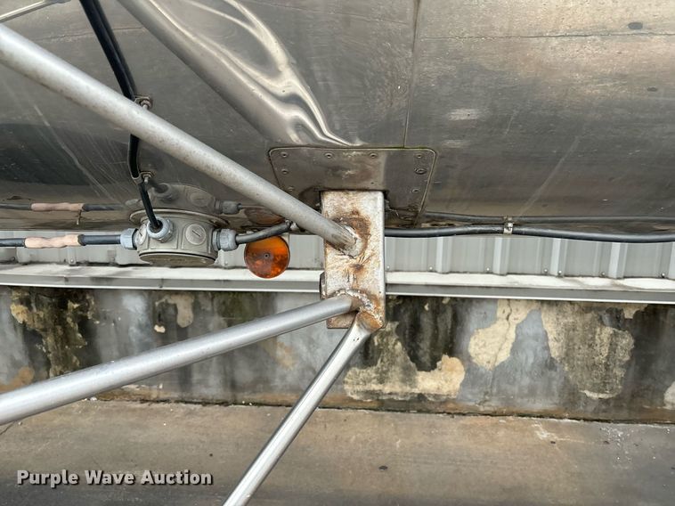 image for item EM0007 1985 Polar tank trailer