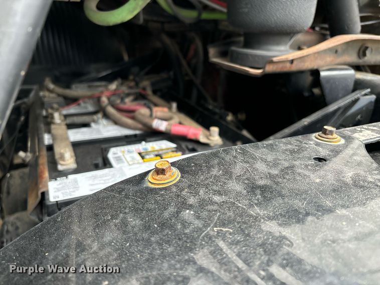 image for item EM0011 2020 Volvo VNR semi truck