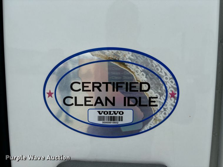 image for item EM0011 2020 Volvo VNR semi truck