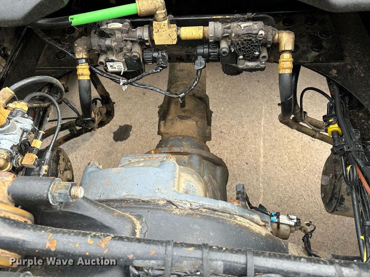 image for item EM0011 2020 Volvo VNR semi truck