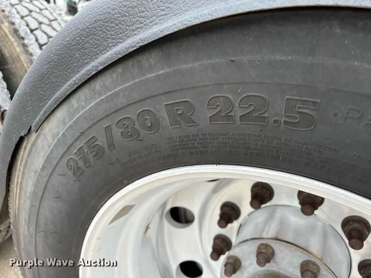 image for item EM0011 2020 Volvo VNR semi truck