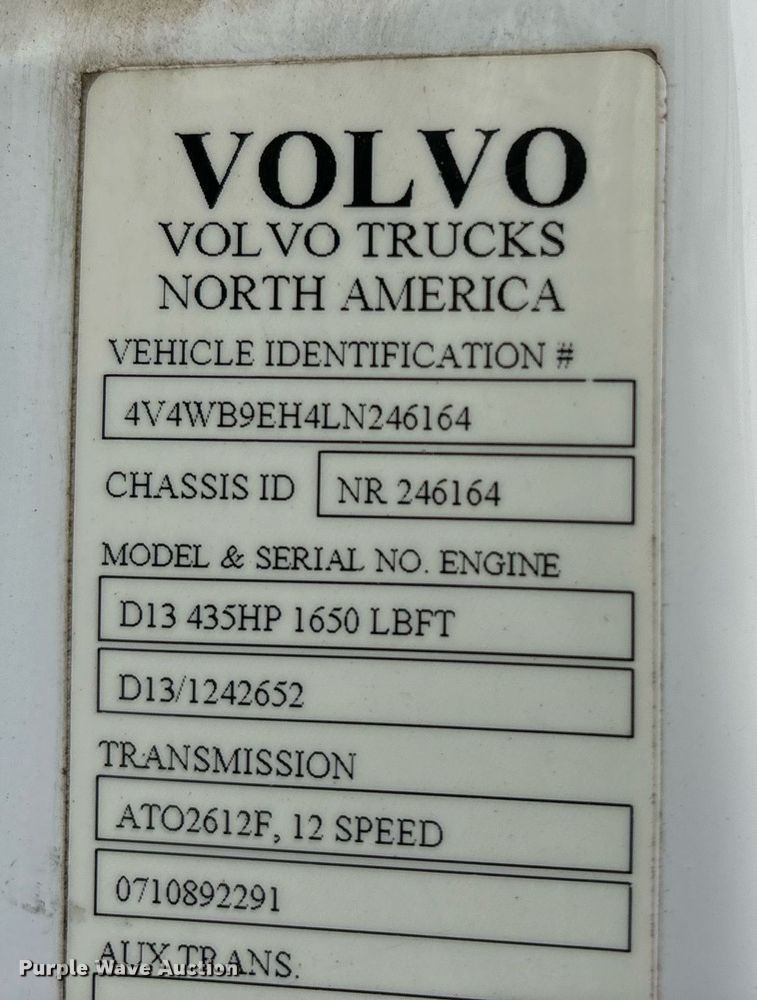 image for item EM0011 2020 Volvo VNR semi truck