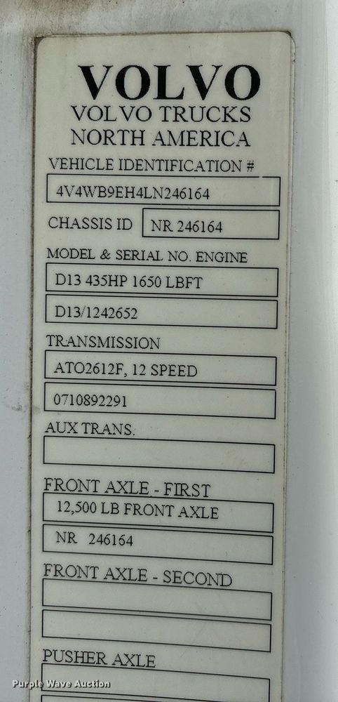 image for item EM0011 2020 Volvo VNR semi truck