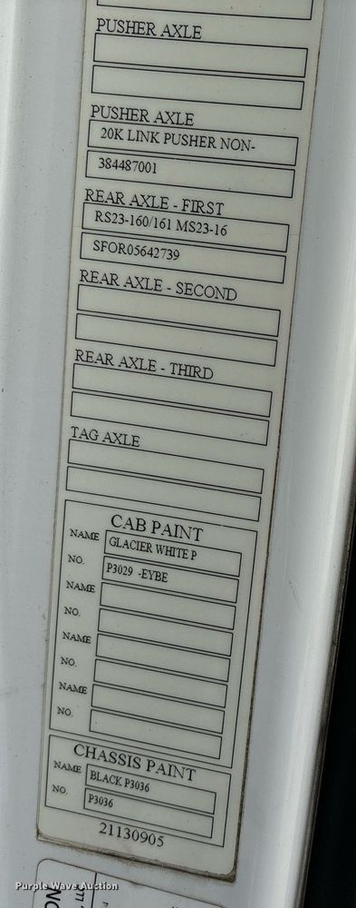 image for item EM0011 2020 Volvo VNR semi truck