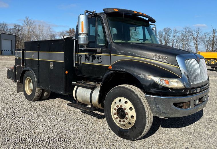 image for item EM0026 2011 International DuraStar 4000 utility / service truck