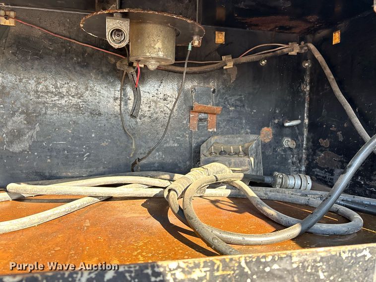 image for item EM0026 2011 International DuraStar 4000 utility / service truck