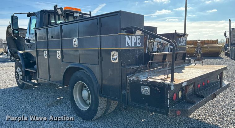 image for item EM0026 2011 International DuraStar 4000 utility / service truck