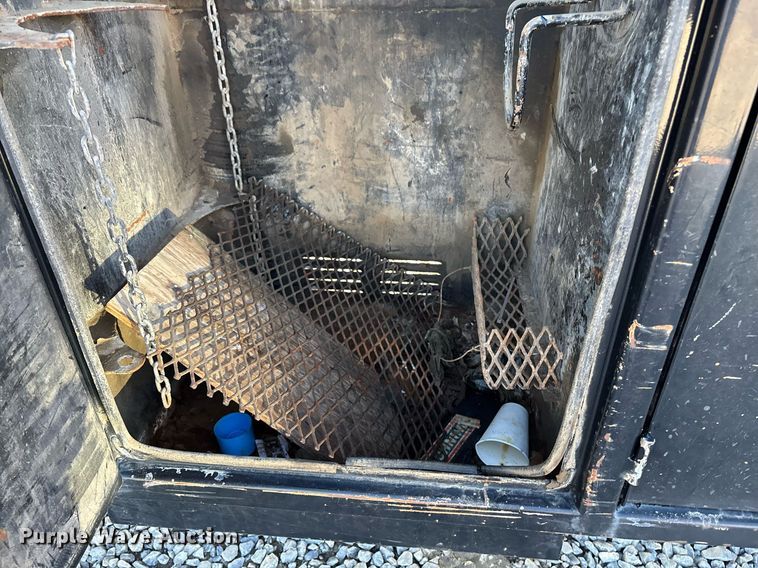 image for item EM0026 2011 International DuraStar 4000 utility / service truck