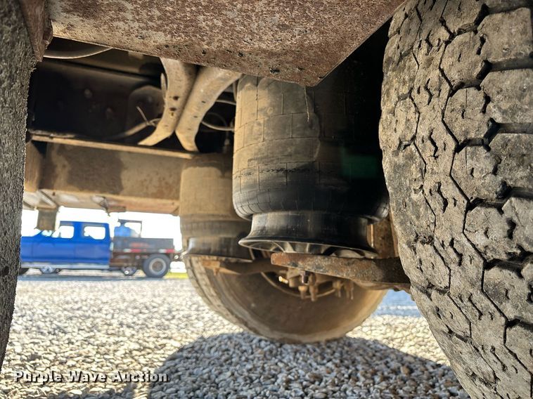 image for item EM0026 2011 International DuraStar 4000 utility / service truck