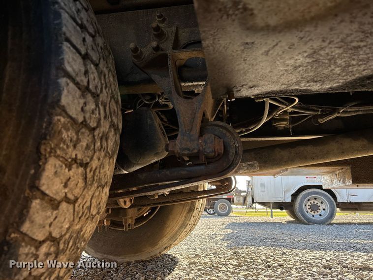 image for item EM0026 2011 International DuraStar 4000 utility / service truck