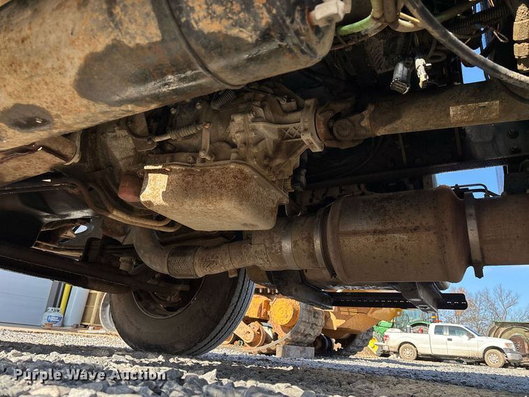 image for item EM0026 2011 International DuraStar 4000 utility / service truck