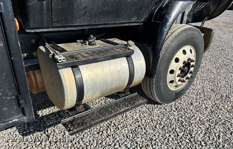 image for item EM0026 2011 International DuraStar 4000 utility / service truck