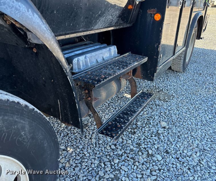 image for item EM0026 2011 International DuraStar 4000 utility / service truck