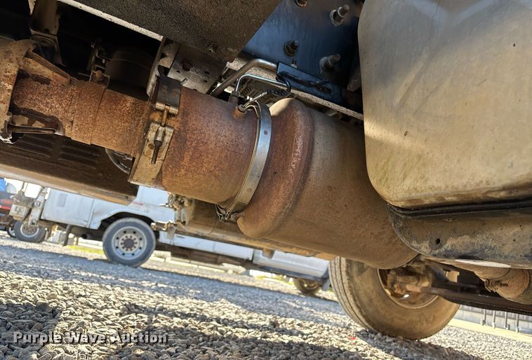 image for item EM0026 2011 International DuraStar 4000 utility / service truck