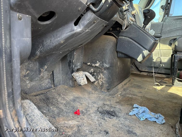 image for item EM0026 2011 International DuraStar 4000 utility / service truck