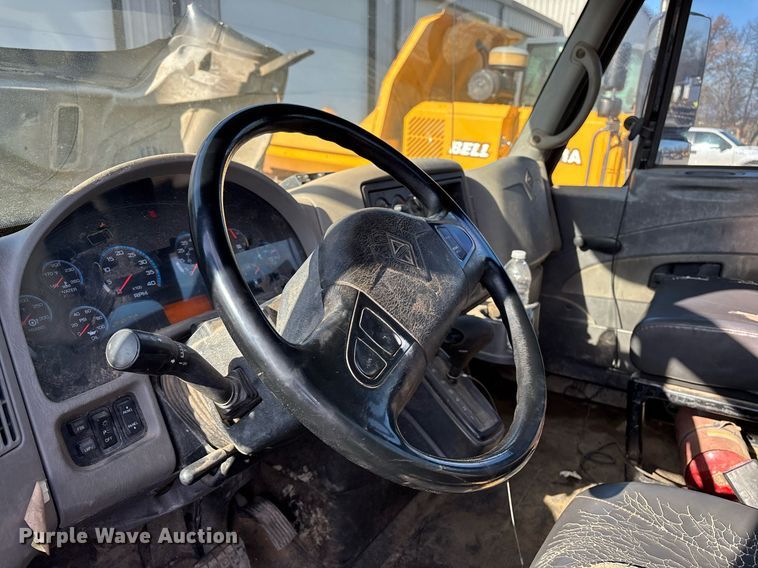 image for item EM0026 2011 International DuraStar 4000 utility / service truck