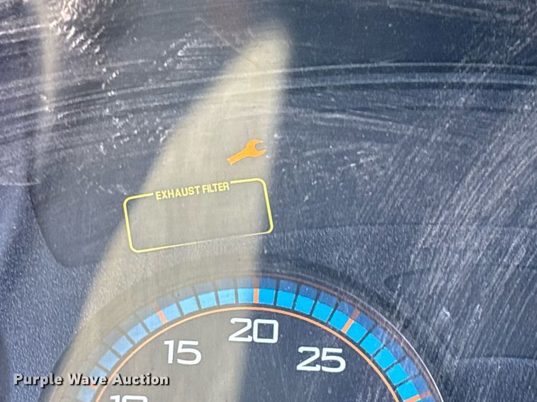 image for item EM0026 2011 International DuraStar 4000 utility / service truck