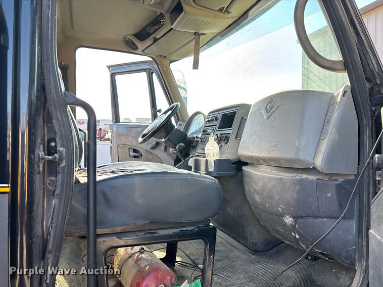 image for item EM0026 2011 International DuraStar 4000 utility / service truck